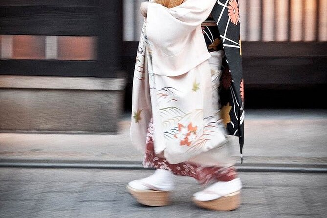 Kyoto Gion Cultural Walk & Geisha Show with Dining Options - Who should book this experience?