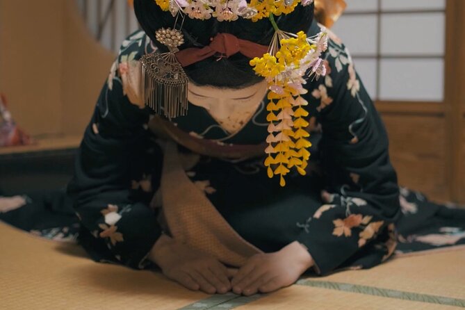 Kyoto Gion Cultural Walk & Geisha Show with Dining Options - Starting beside the Izumo no Okuni statue