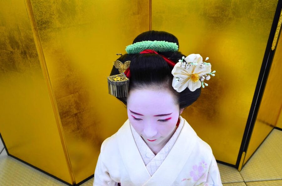 Kyoto: Meet-and-Greet, Maiko Show and Experience - The Kyoto Handicraft Center setting