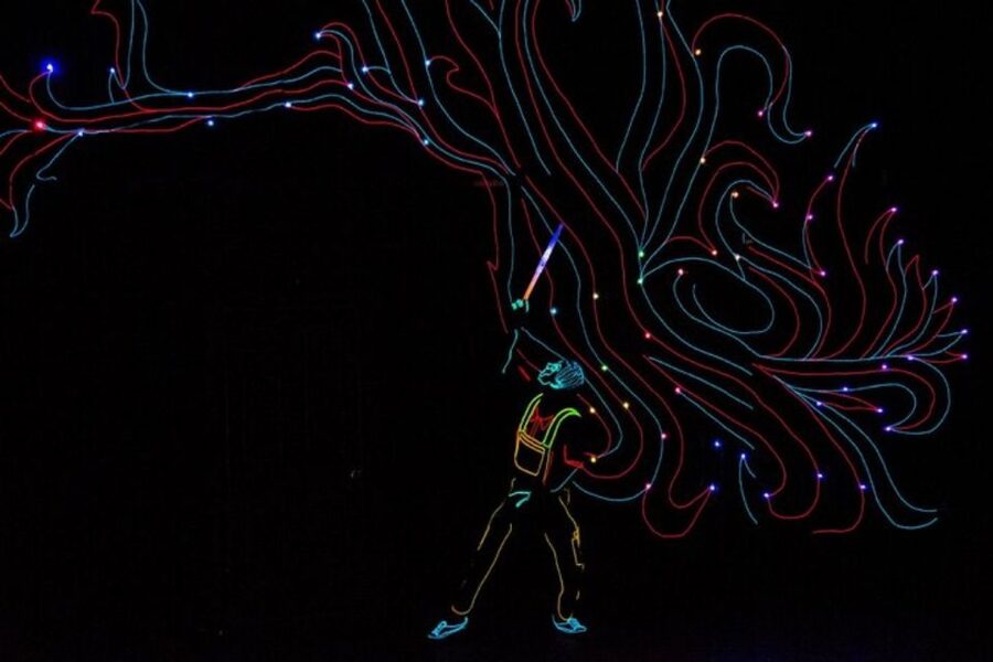 Las Vegas: iLuminate Show at The STRAT Admission Ticket - Inside Club iLuminate, one room at a time