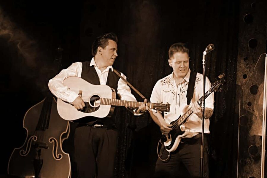 Las Vegas: Johnny Cash Tribute Show - Why the intimate setting matters