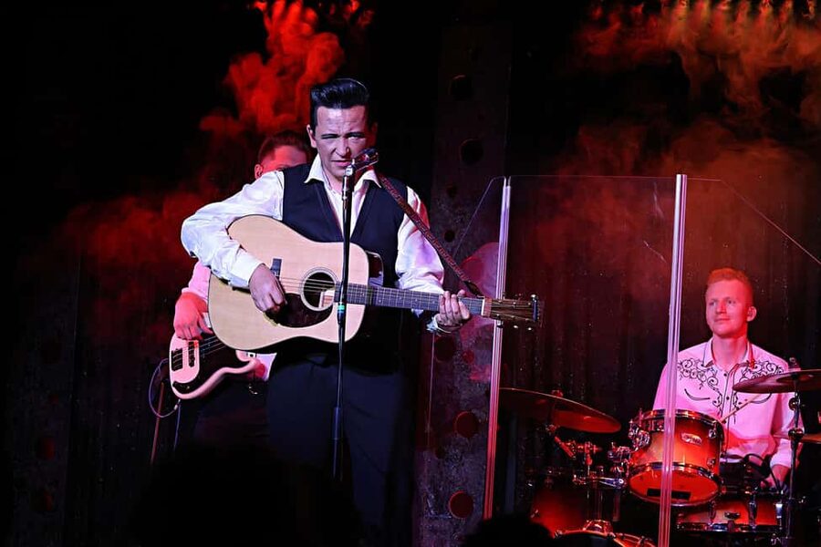Las Vegas: Johnny Cash Tribute Show - Practical details that shape the evening