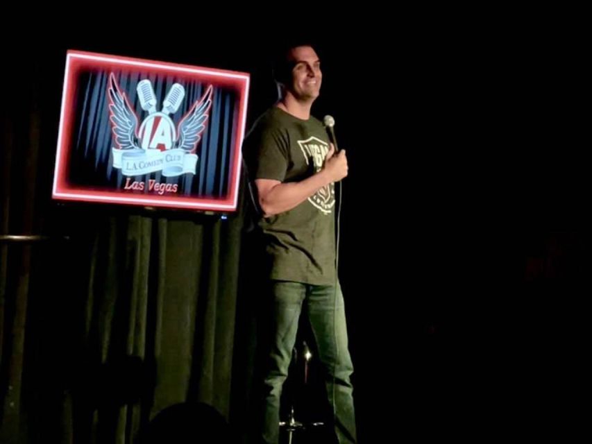 Las Vegas: L.A. Comedy Club at the STRAT Entry Ticket - Choosing between touring comics and Bret Ernst