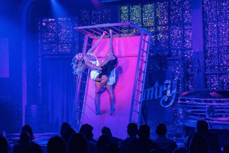 Las Vegas: Tickets to X Country Show at Harrah’s Cabaret - What the 90-minute schedule means for your night