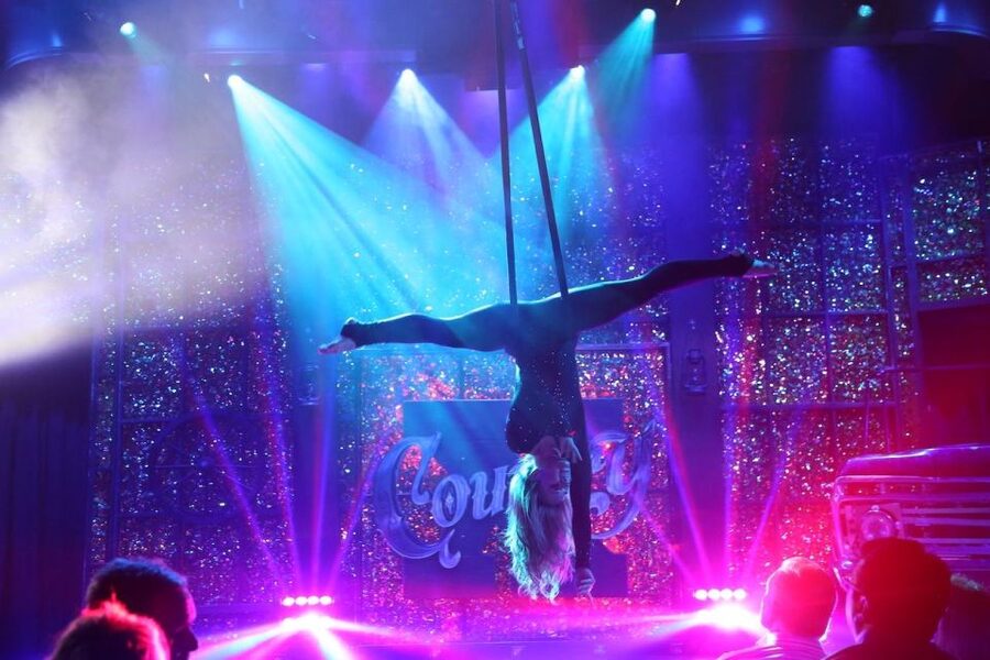 Las Vegas: Tickets to X Country Show at Harrah’s Cabaret - Who will enjoy this show most