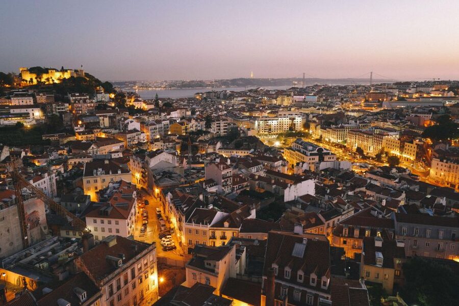 Lisbon: Fado Night Tour Dinner & Show - From Marquês de Pombal to Lisbon’s grand avenue