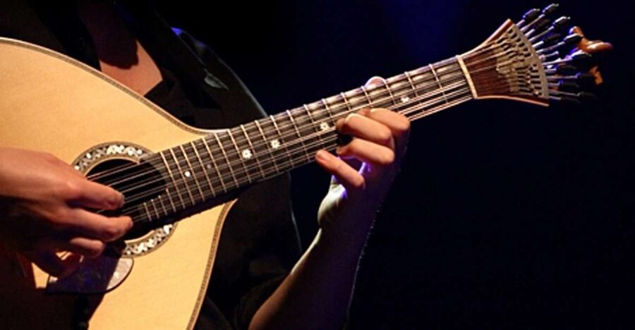 Lisbon: Fado Show and Portuguese Dinner - The 5 to 10 minute walk through Bairro Alto