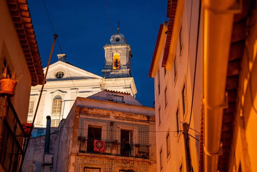 Lisbon: Fado Show with Dinner and City Tour - Hotel pickup and a small group of eight