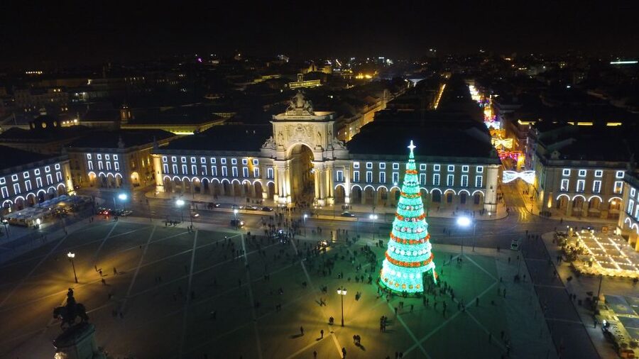 Lisbon: Half-Day Night Group Tour w/ Fado Dinner Show - What the Fado show adds