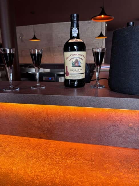 Lisbon: Live Fado Show in Historic Alfama with Port Wine - A closer look at the one-hour schedule
