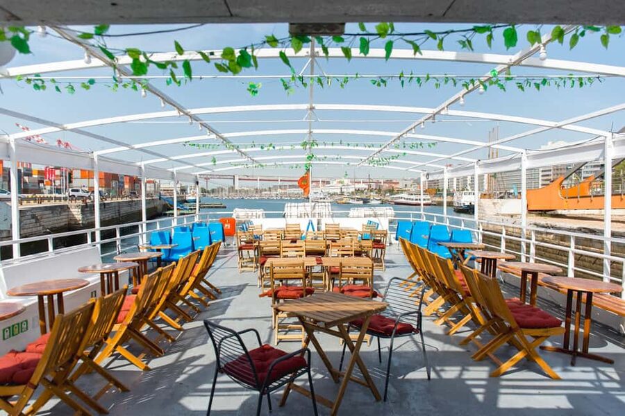 Lisbon: Tagus River Dinner Cruise with Fado Show - A Lisbon evening built around Fado