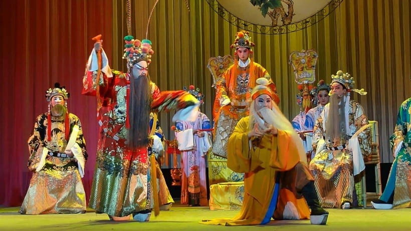 Liyuan Theater Beijing Opera Show Tickets - Listening for the erhu, gongs, and opera rhythm