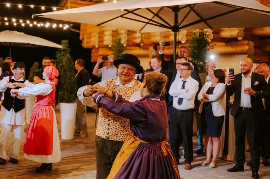 Ljubljana: Traditional Slovenian Dinner and Show - The small souvenir and the two-hour pace