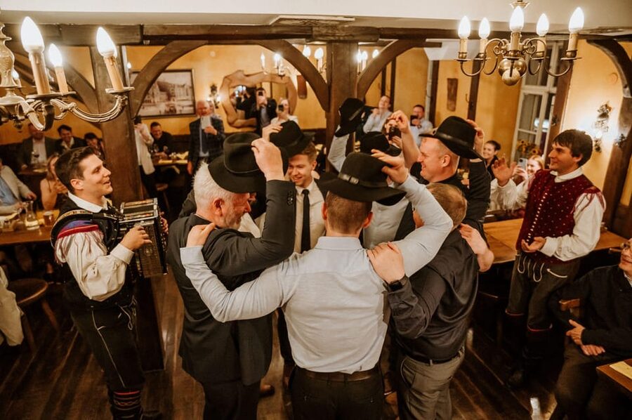 Ljubljana: Traditional Slovenian Dinner and Show - The three-course dinner, from starter to dessert