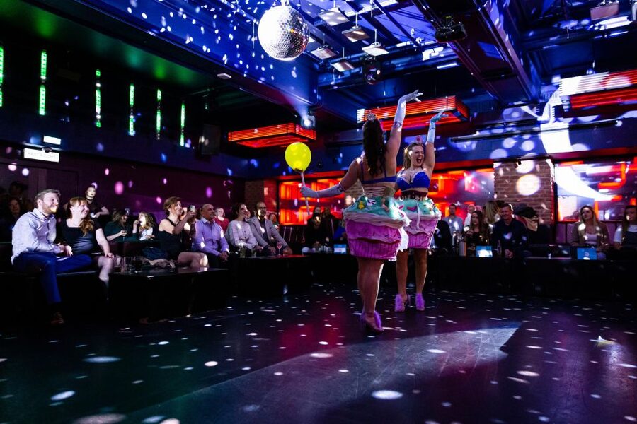 London: Burlesque Cabaret Show in the West End - Should you book the London burlesque show?