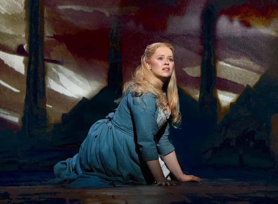 London's West End: Ticket to Les Misérables - A major musical on Shaftesbury Avenue