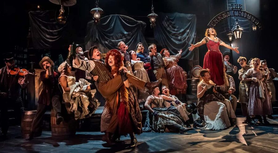London's West End: Ticket to Oliver! The Musical - A Victorian London built through set, light, and movement