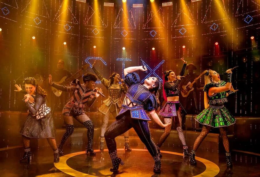 London's West End: Ticket to SIX the Musical - The six queens get more than a famous rhyme