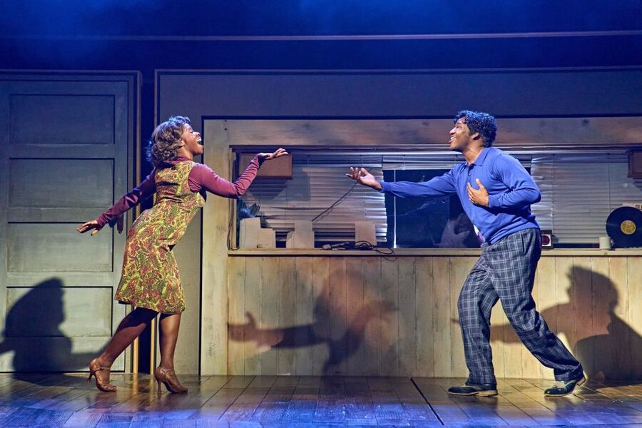 London: The Tina Turner Musical and Meal with Sparkling Wine - The 10-minute walk to the theatre