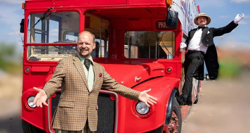 London Vintage Bus Tour: Live Comedy Sightseeing Show - A 1960s Routemaster with a stage built in