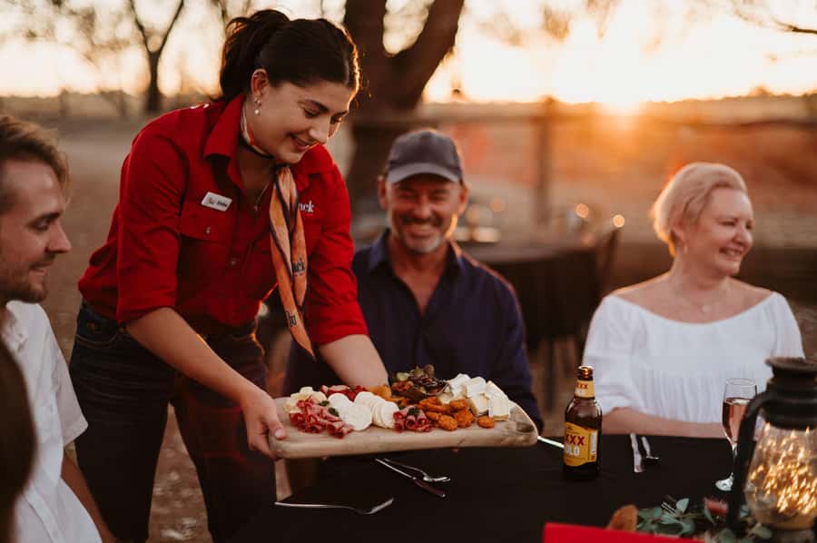 Longreach: Smithy's Outback Dinner and Show - A Longreach night built around the camp oven