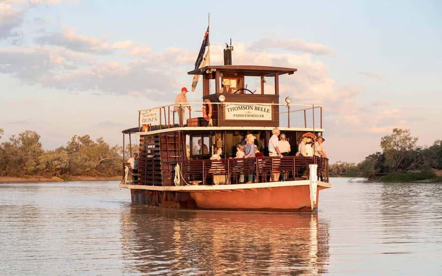 Longreach: Sunset Paddlewheeler Cruise, Show and Dinner - A Four-Hour Evening on the Thomson River