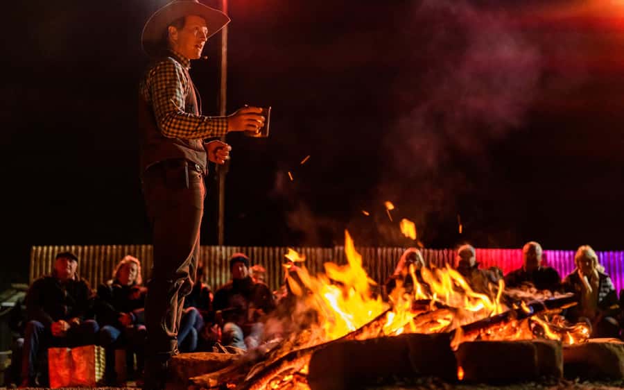 Longreach: Sunset Paddlewheeler Cruise, Show and Dinner - Who Will Enjoy This Most