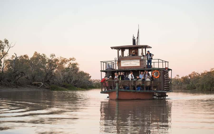 Longreach: Sunset Paddlewheeler Cruise, Show and Dinner - Skipper Commentary and Riverbank Views
