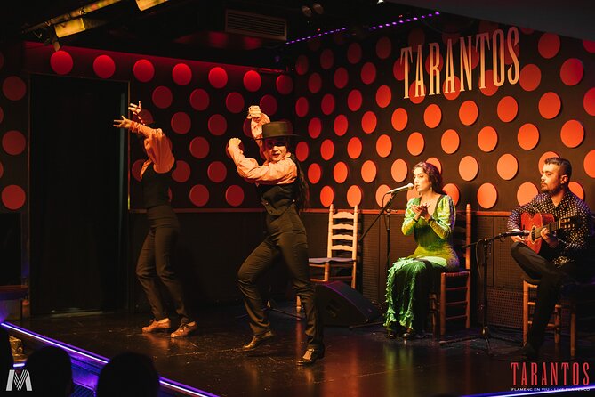 Los Tarantos Barcelona Flamenco Show Ticket - The room and the Plaça Reial setting