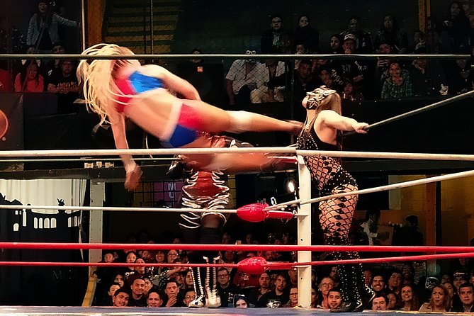 Lucha Libre wrestling show, tacos and beer with artist - Why lucha libre works so well as a Mexico City night out