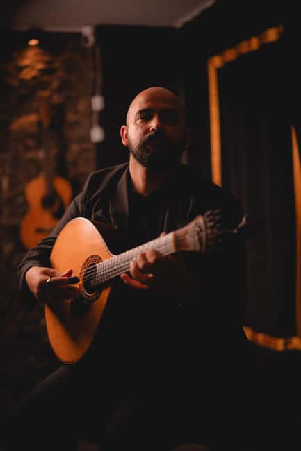 Madeira: Fado Show - The Heart of Portugal With Madeira Wine - What happens during the 50-minute performance