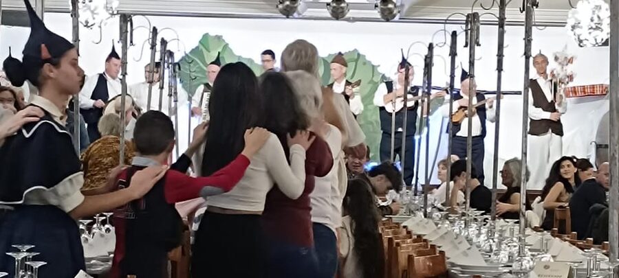 Madeira: Folk Dancing Show and Traditional Local Dinner - The folk show, from watching to joining in