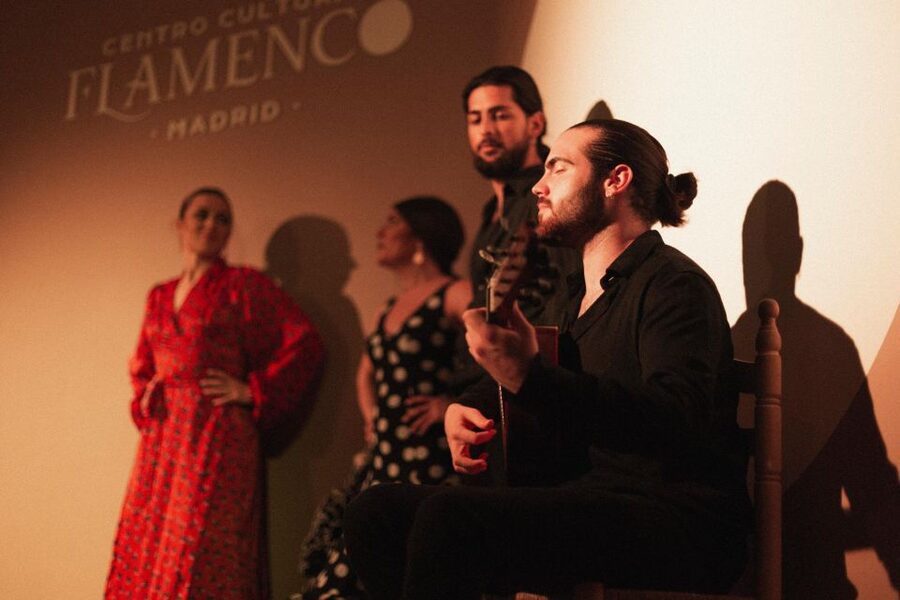 Madrid: 1-Hour Traditional Flamenco Show at Centro Cultural - What happens during the 55-minute show