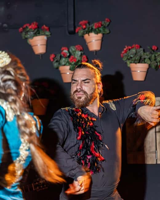 Madrid: Flamenco Show at Tablao La Manuela - What the atmosphere feels like