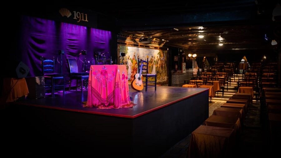 Madrid: Flamenco Show&Drink at Tablao 1911 (World's Oldest) - How the Music and Dance Work Together