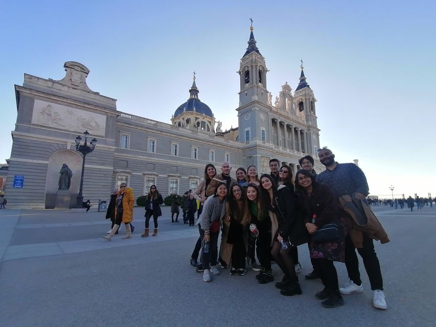 Madrid: Full-Day Private City Tour with Flamenco Show & Meal - Churros, chocolate, and a gentle start