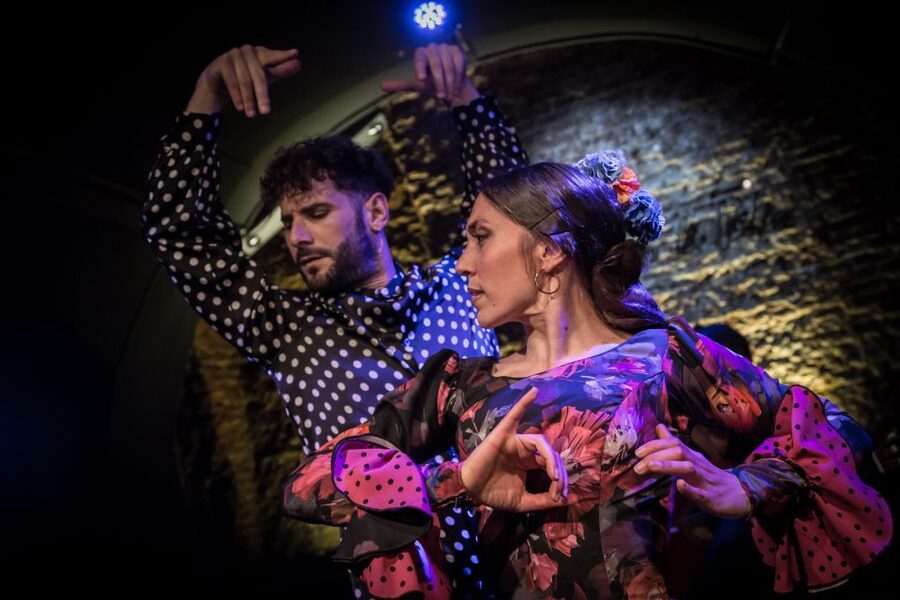 Madrid: La Cueva de Lola Flamenco Show Tickets with Drink - What the one-hour show feels like