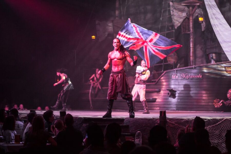 Magaluf: Pirates Adventure Dinner Show Ticket - Who should book Pirates Adventure?