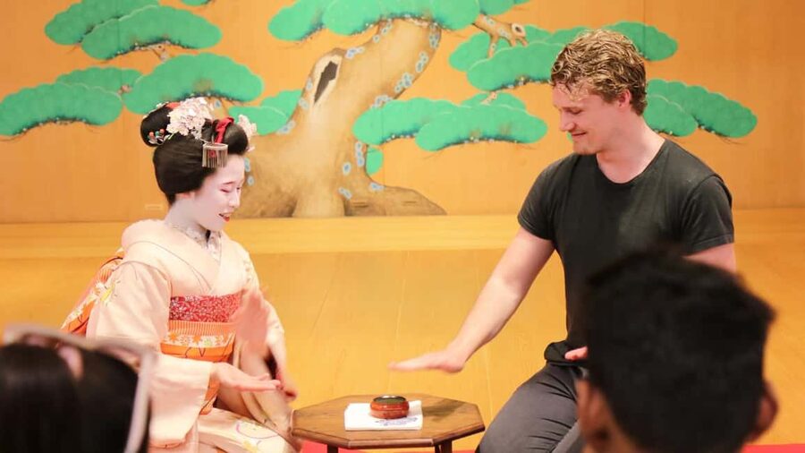 Maiko Dance and Tea Ceremony on a Noh Stage in Kyoto - A maiko performance on Kyoto’s Noh stage