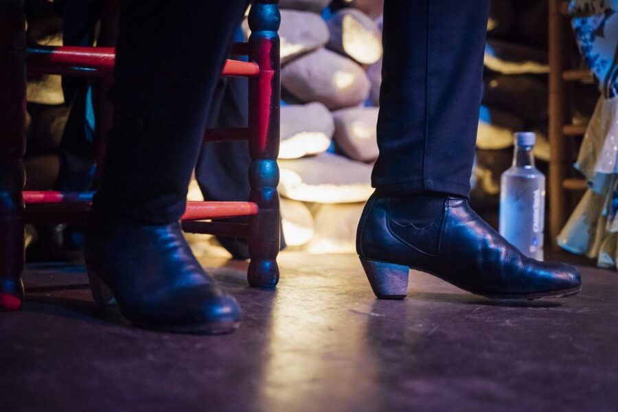 Malaga: Authentic Flamenco Show at El Gallo Ronco - Adding tapas, wine, or a drink