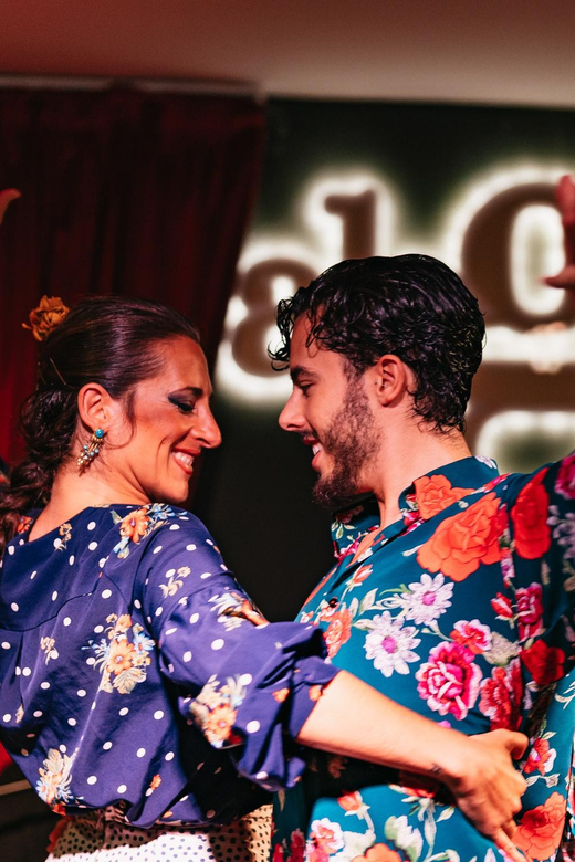 Málaga: Live Flamenco Show at Flamenco Alegría - A practical evening near Málaga’s harbor