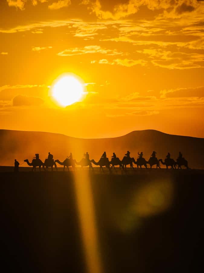 Marrakech: Agafay Camel Ride & Dinner with Fire Show Tour - Mint tea and the first view of Agafay
