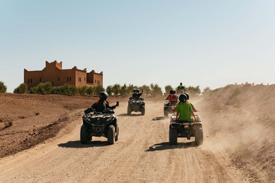 Marrakech: Agafay Desert Pool, Dinner & Live Show Experience - Music, dancing, and the fire show