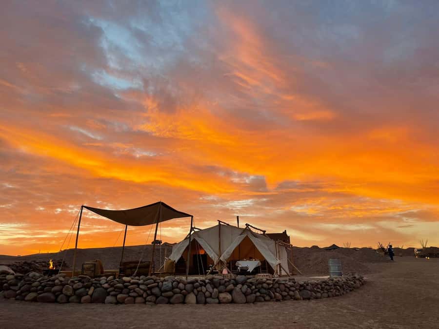 Marrakech: Agafay Desert Private Dinner w/ Music & Fire Show - Gnaoua music, henna, and the fire show