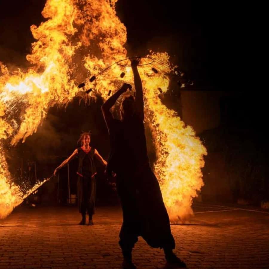 Marrakech: Agafay Desert Quad & Camel Rides Whit Dinner Show - Dinner Beneath a Traditional Berber Tent