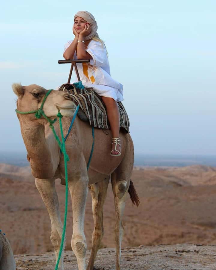 Marrakech: Agafay Desert with Dinner and Camel ride, Show - From Koutoubia to the Agafay Desert in 45 minutes