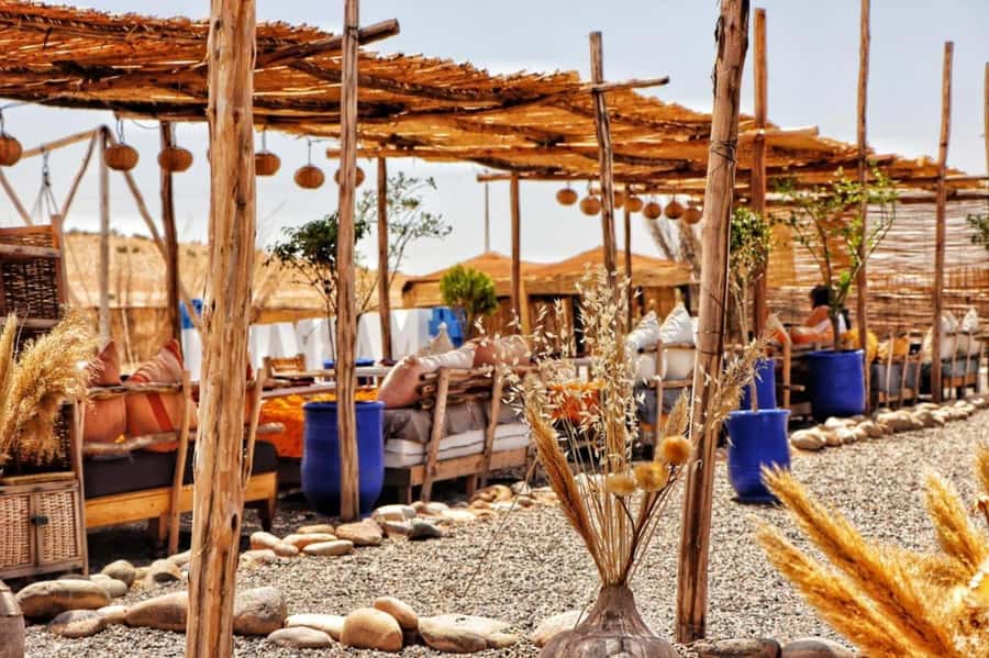 Marrakech: Dinner in Agafay Desert with Camel Ride and show - Watching the sun go down over Agafay