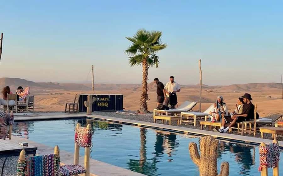 Marrakech Dinner Show Agafay Desert with Camels swiming pool - Guides can make a group outing work