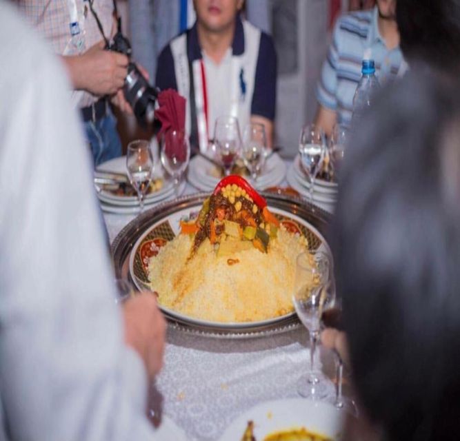 Marrakesh: Fantasia Show & Moroccan Dinner - Acrobats, dancers, and fire performers