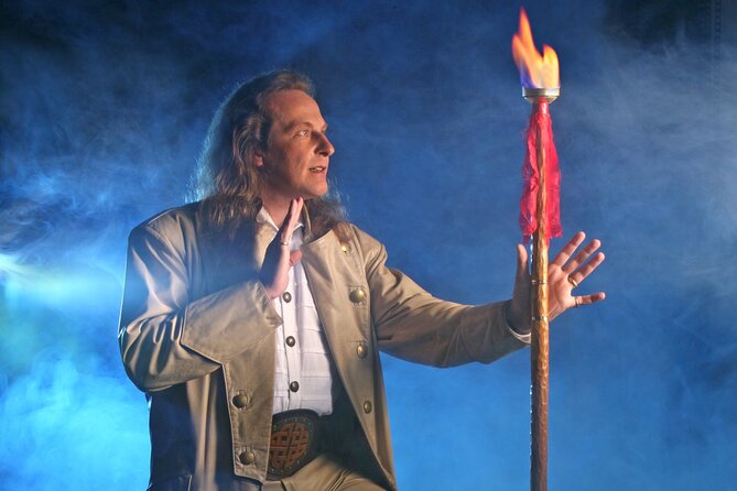 Masters of Magic Show at Las Vegas Magic Theater - A close-up show in Downtown Las Vegas